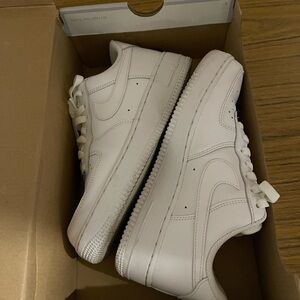 Nike Women’s Air Force 1 with box